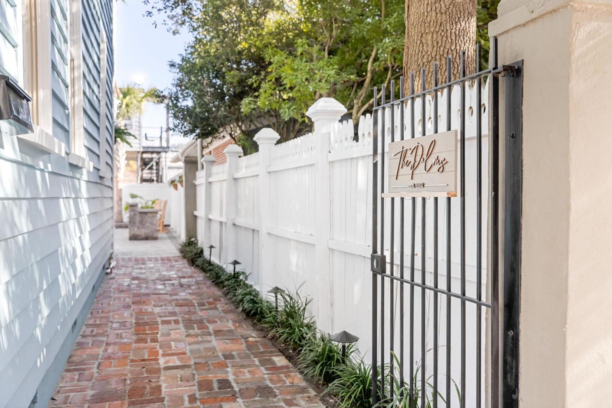 Charming Secluded Courtyard - 1 Block To King Villa Charleston Bagian luar foto